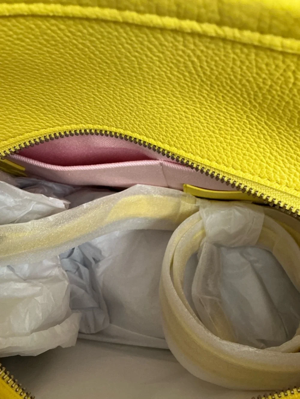 NWT MARC JACOBS CUSTOM PAINTED PARROT YELLOW MEDIUM LEATHER TOTE BAG - Picture 9 of 16